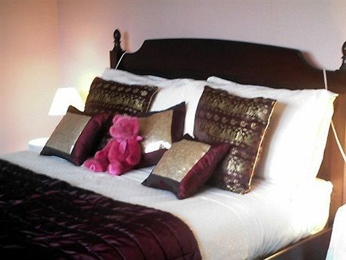 Linchens Bed And Breakfast Felbridge Ngoại thất bức ảnh