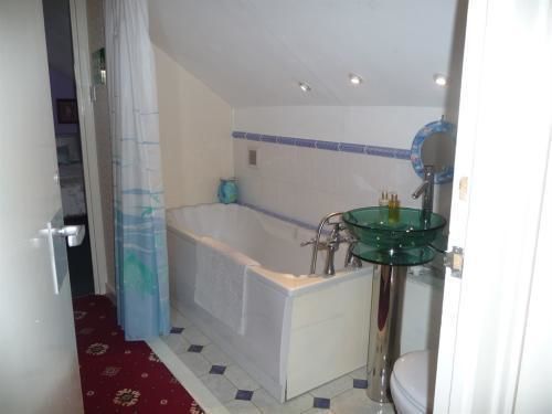 Linchens Bed And Breakfast Felbridge Ngoại thất bức ảnh